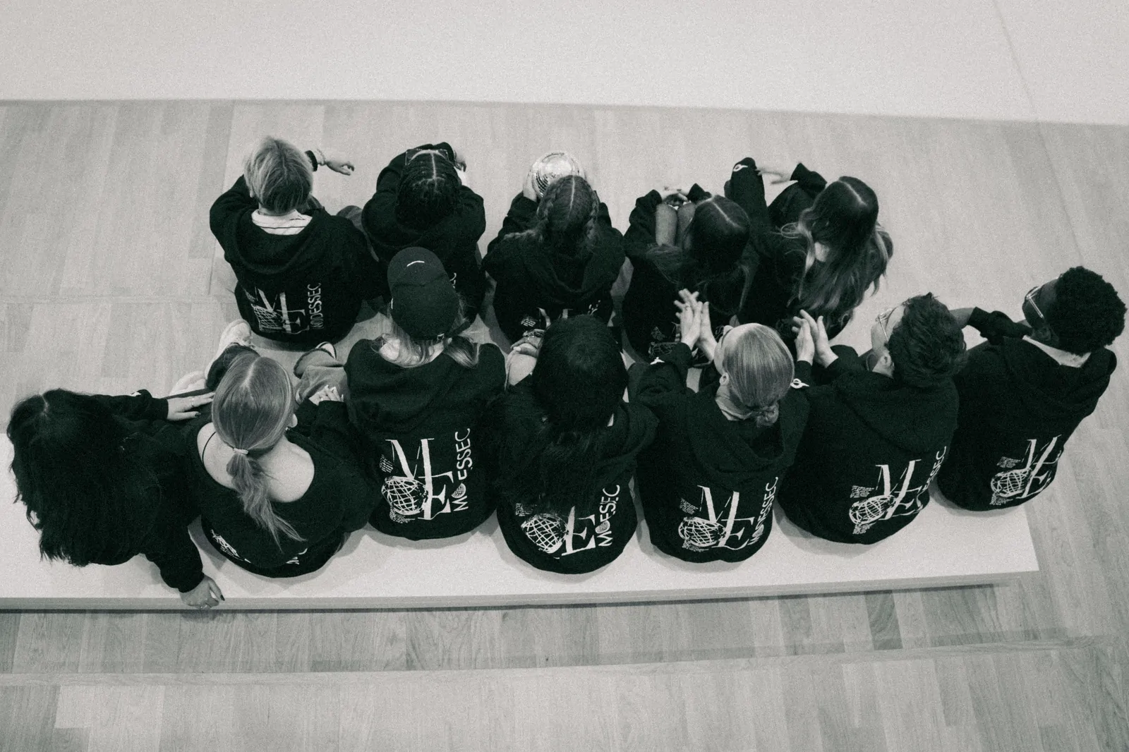Modessec hoodie 2
